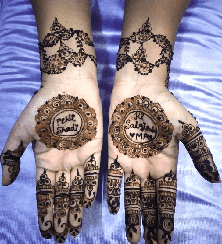 Classy Circle Henna Design