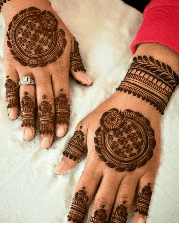 Delightful Circle Henna Design