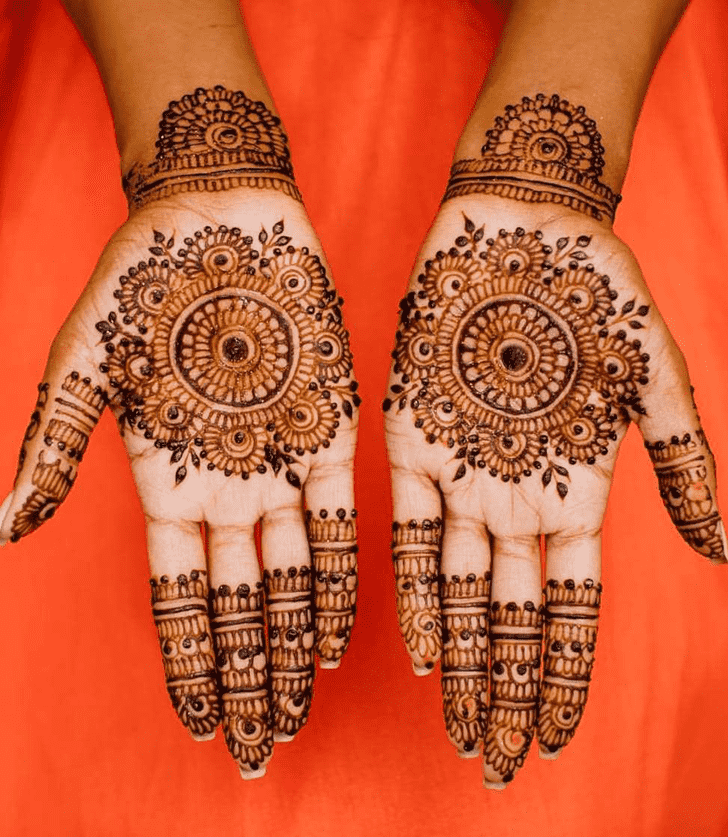 Elegant Circle Henna Design