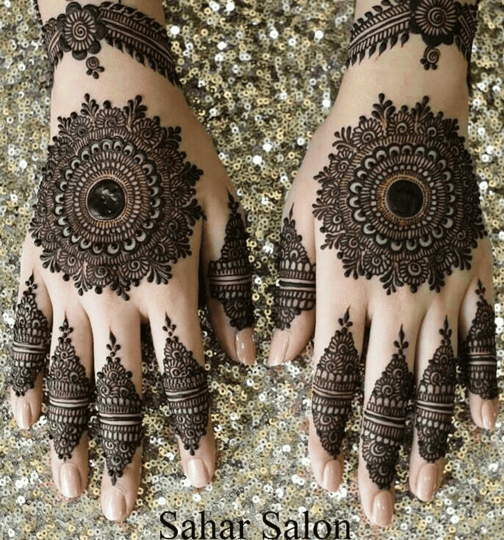 Fetching Circle Henna Design