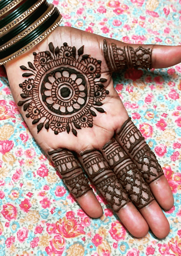 Shapely Circle Henna Design