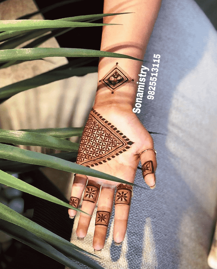 Magnetic Coimbatore Henna Design