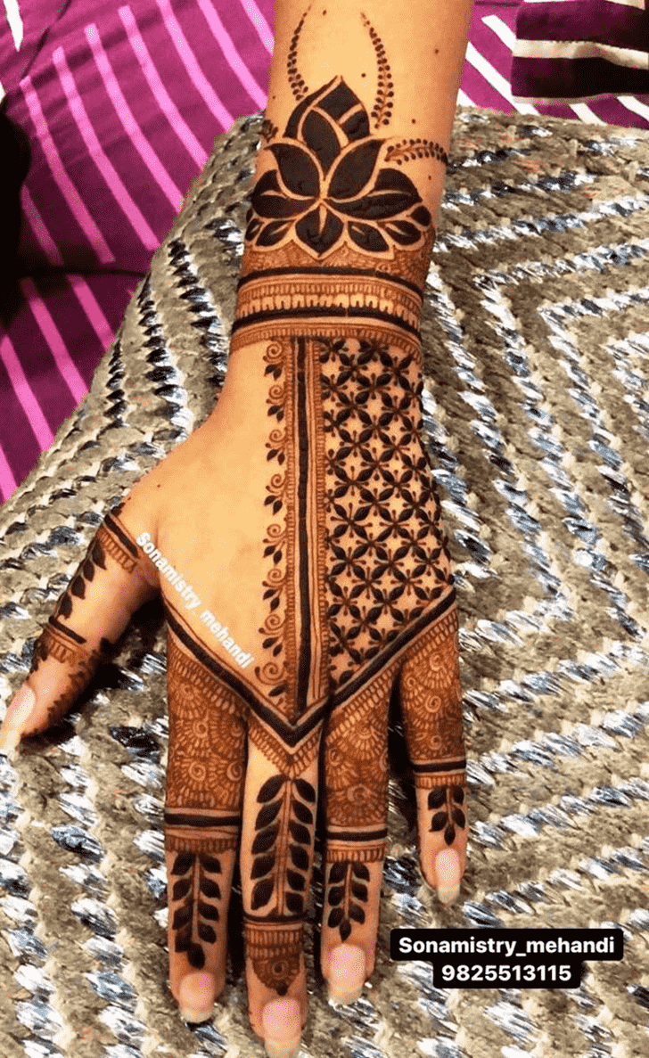 Mesmeric Coimbatore Henna Design