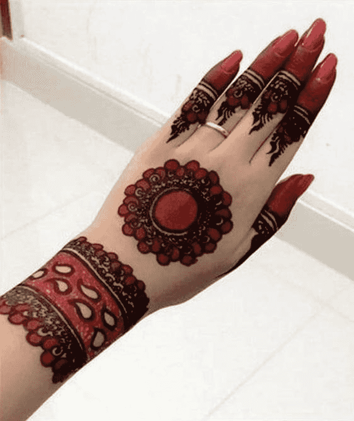 Charming Coloured Henna Design