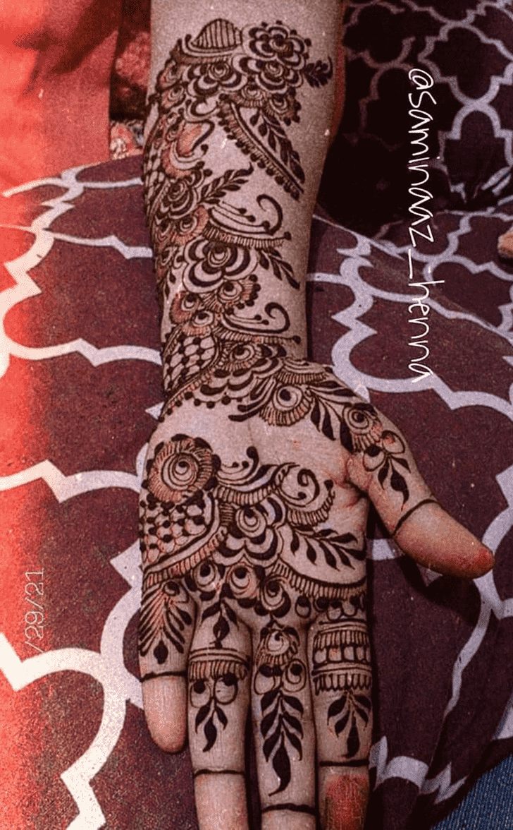 Admirable Comilla Mehndi Design