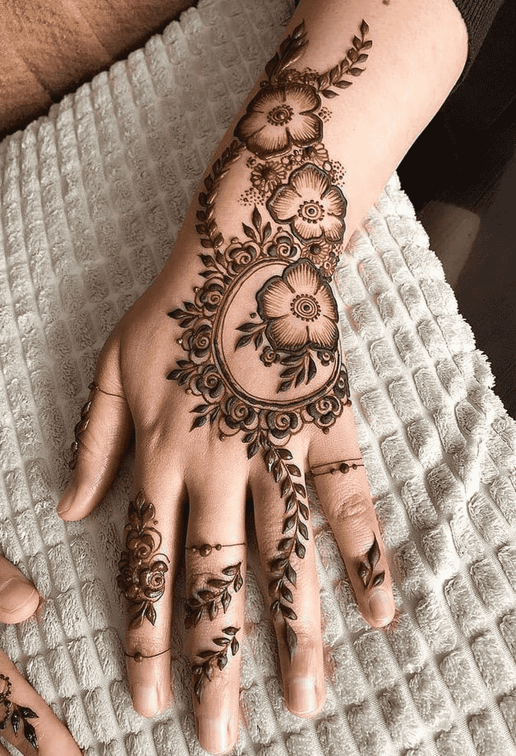 Comely Comilla Henna Design