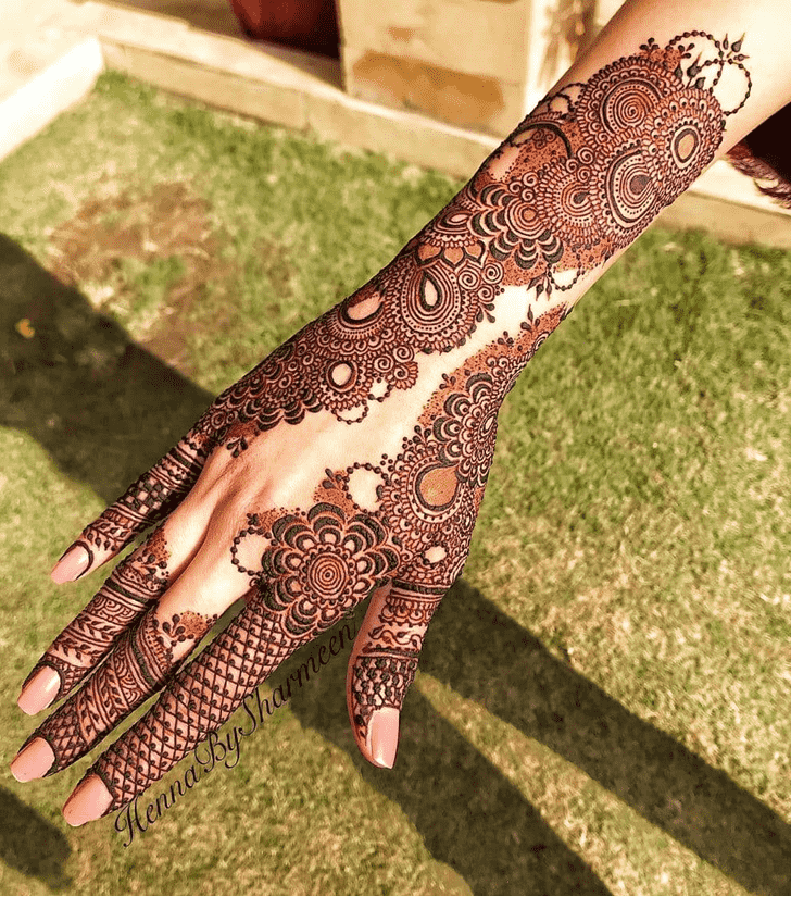 Dazzling Comilla Henna Design