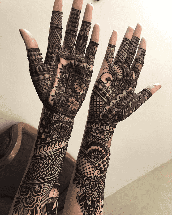 Slightly Comilla Henna Design