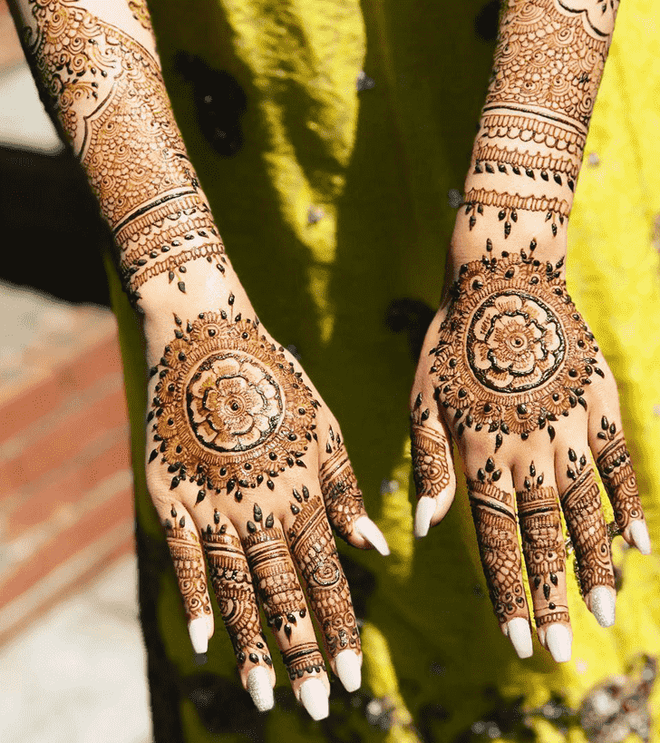 Delicate Copenhagen Henna Design