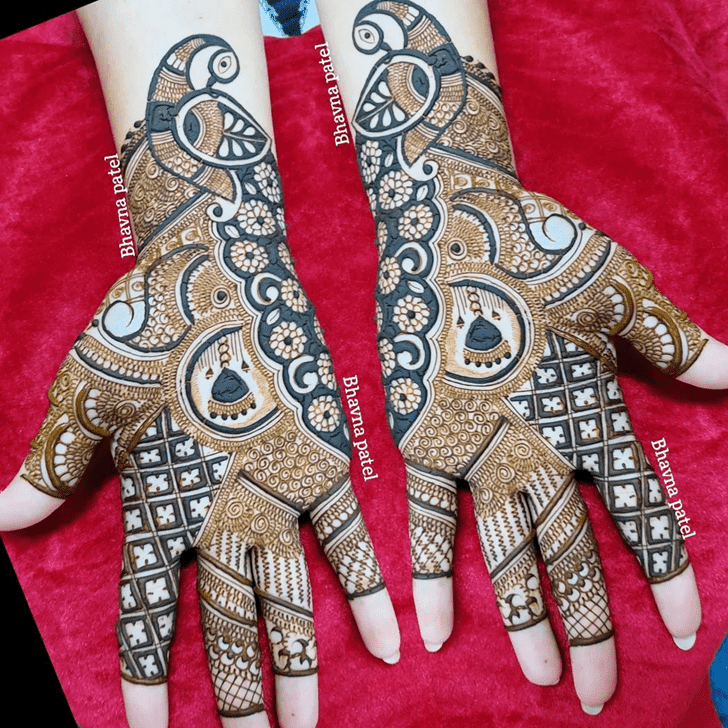 Bewitching Creative Henna Design