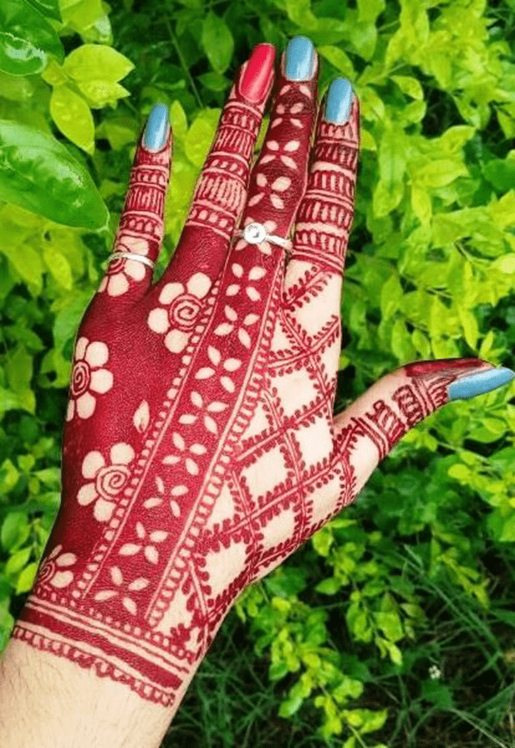 Dazzling Creative Henna Design