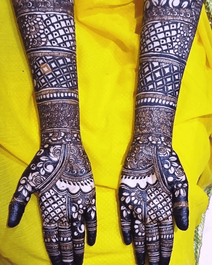 Enticing Creative Henna Design