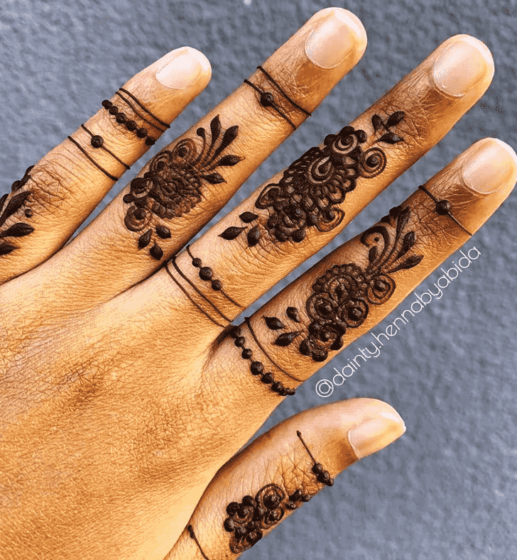 Good Looking Dainty Henna Design