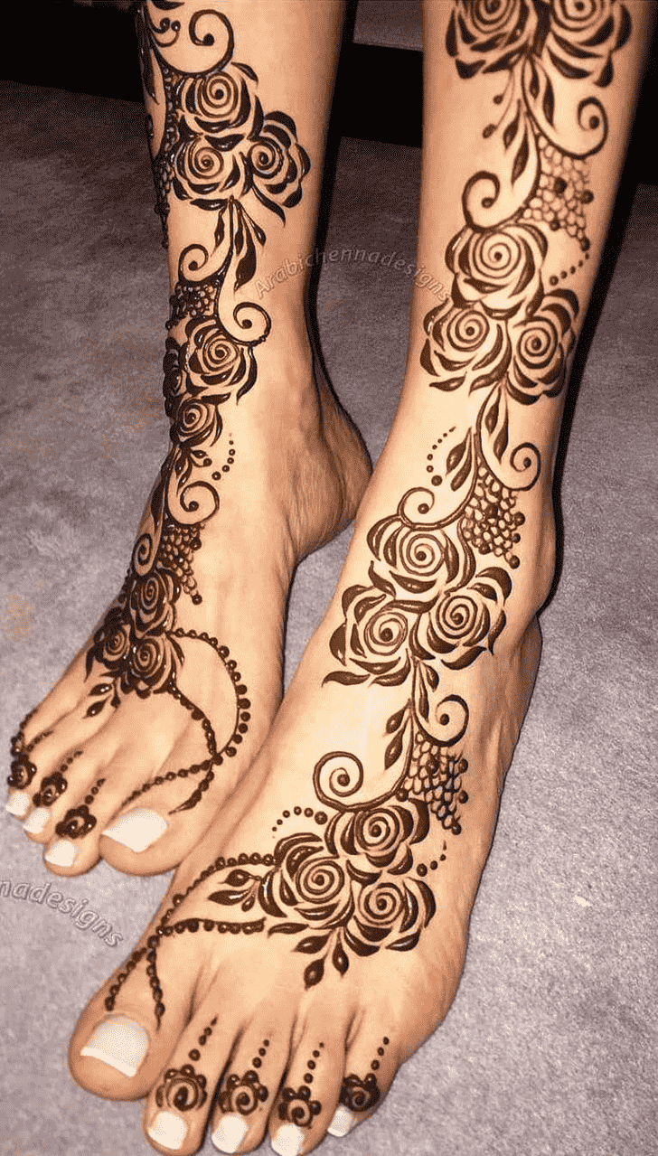 Lovely Dainty Mehndi Design