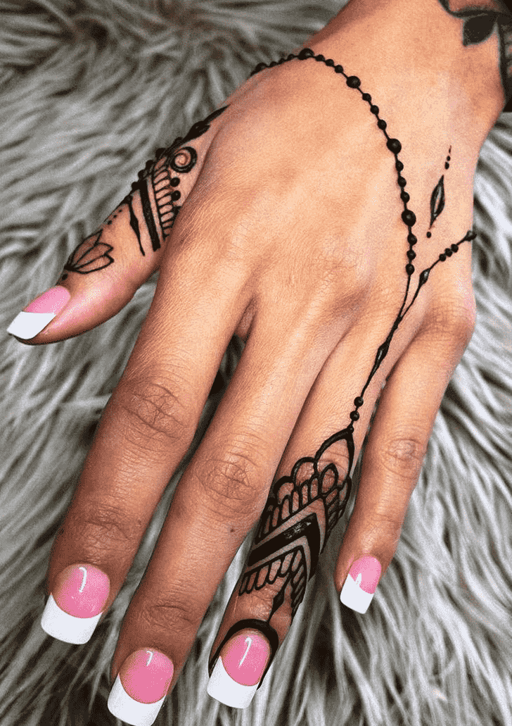 Radiant Dainty Henna Design