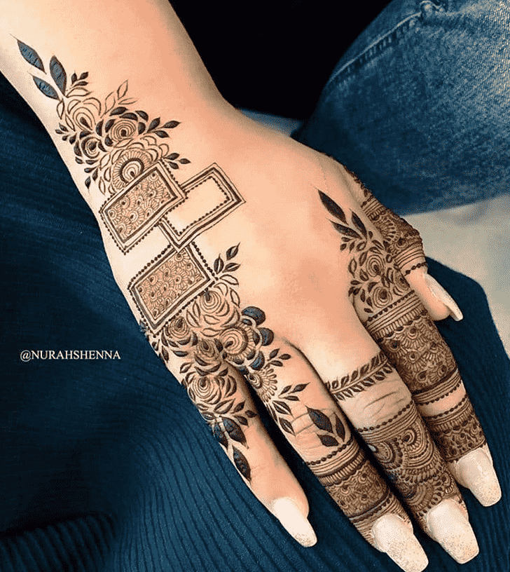 Slightly Dainty Henna Design