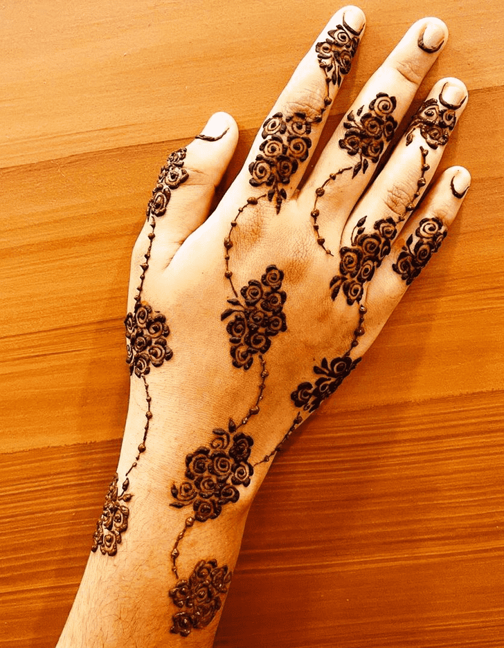 Enticing Dalhousie Henna Design