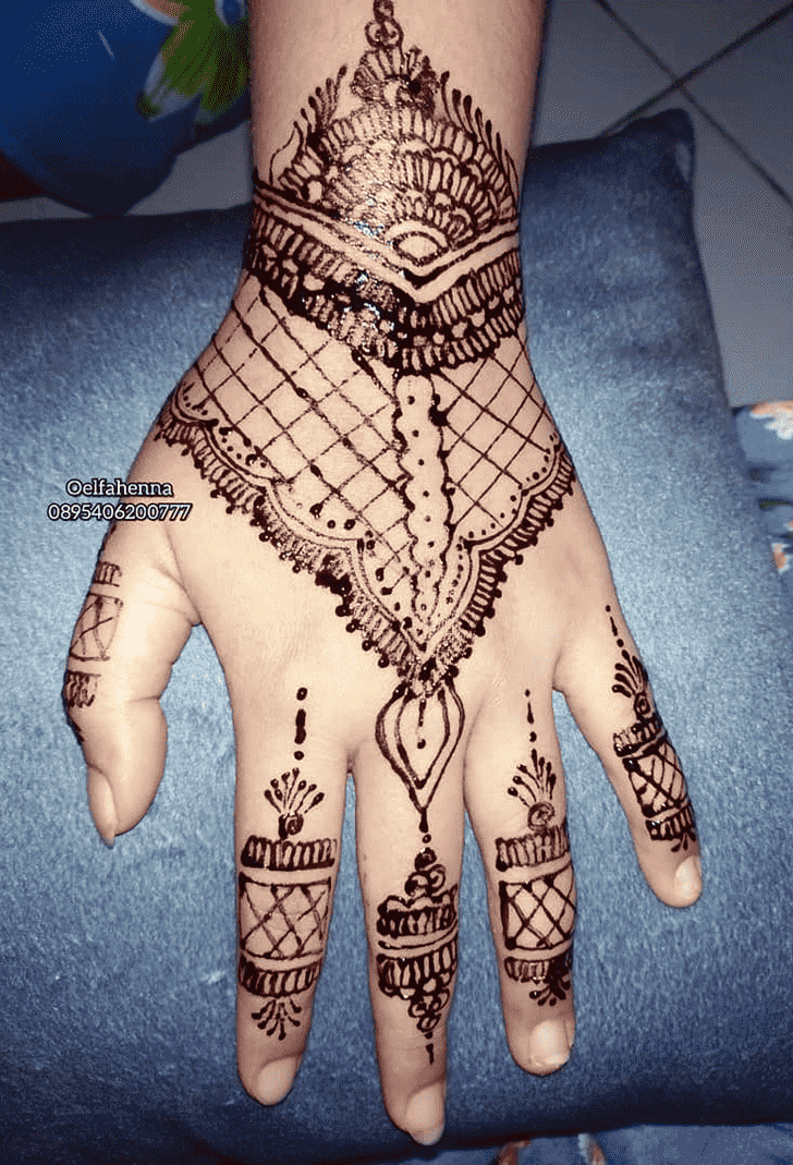 Comely Denver Henna Design