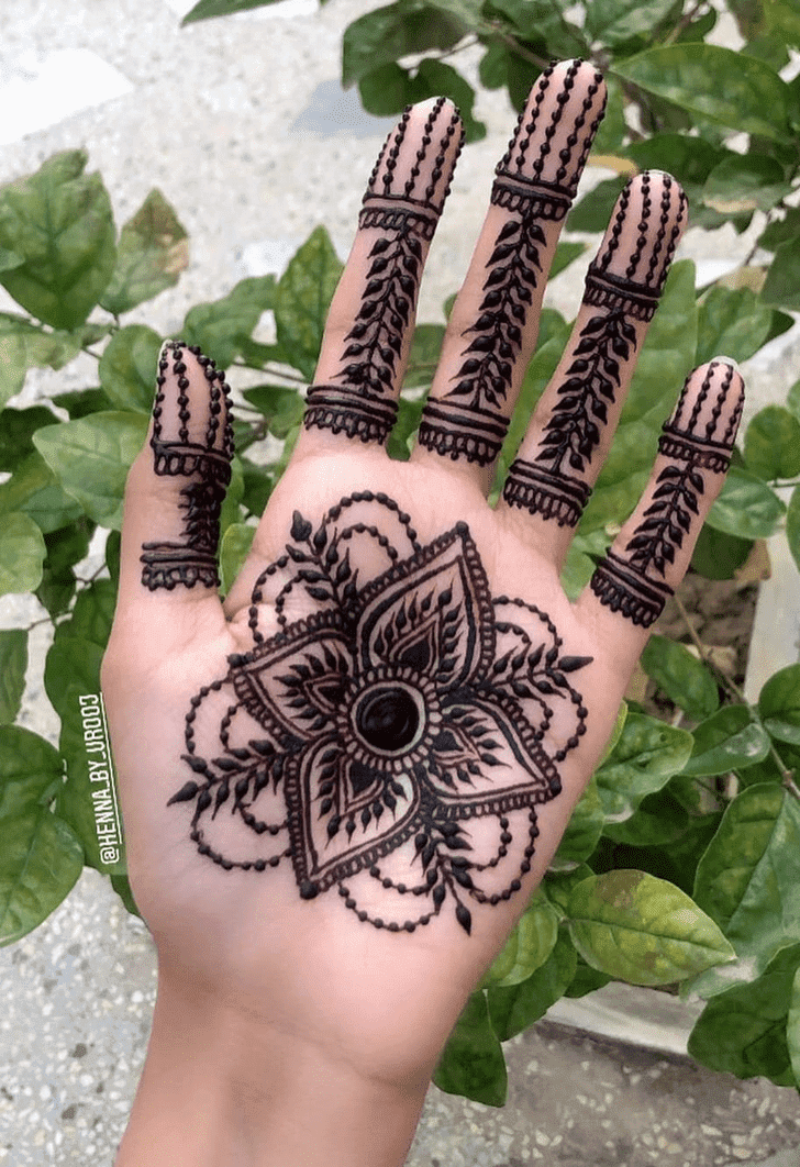 Charming Dhaka Henna Design