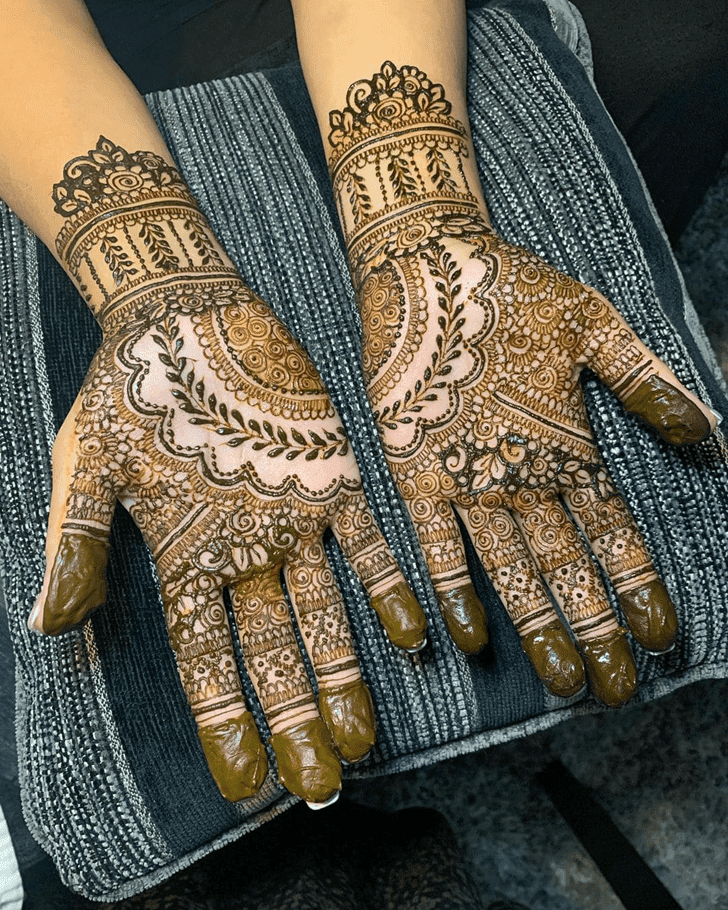 Refined Dhaka Henna Design