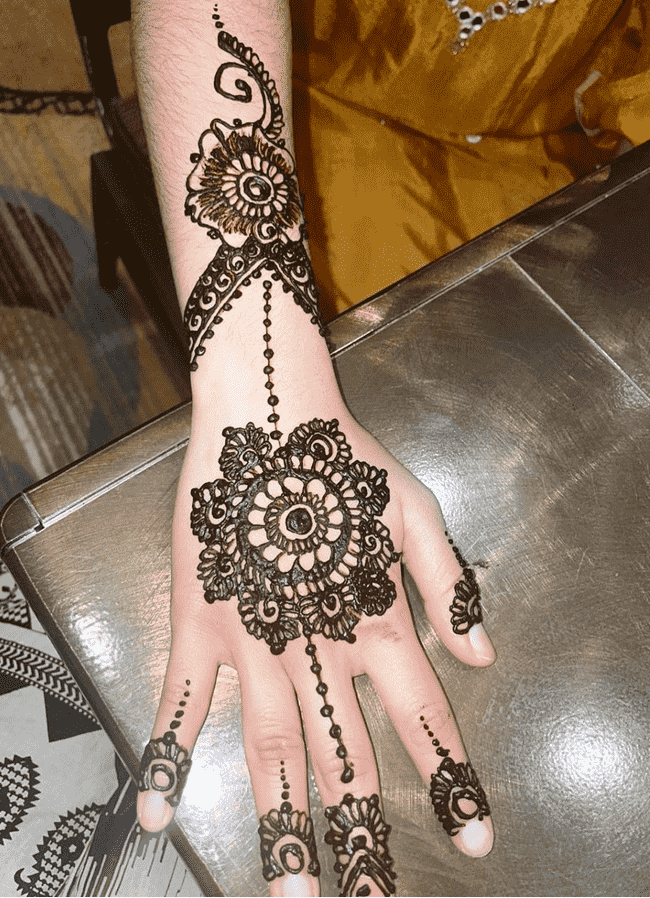 Admirable Dharamshala Mehndi Design