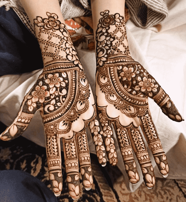 Mesmeric Dharamshala Henna Design