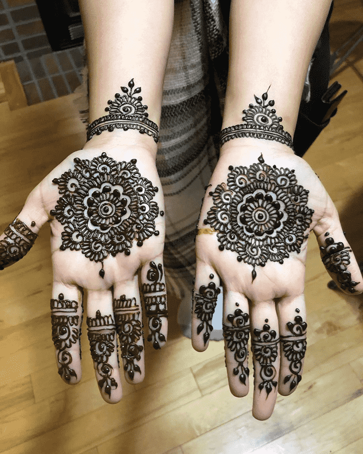 Adorable Dharan Henna Design