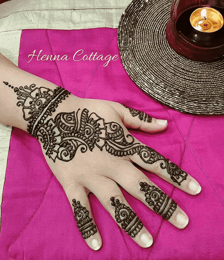 Grand Dharan Henna Design