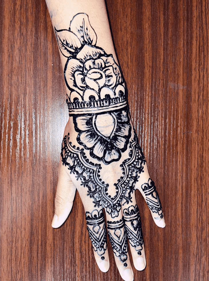 Magnetic Dharan Henna Design