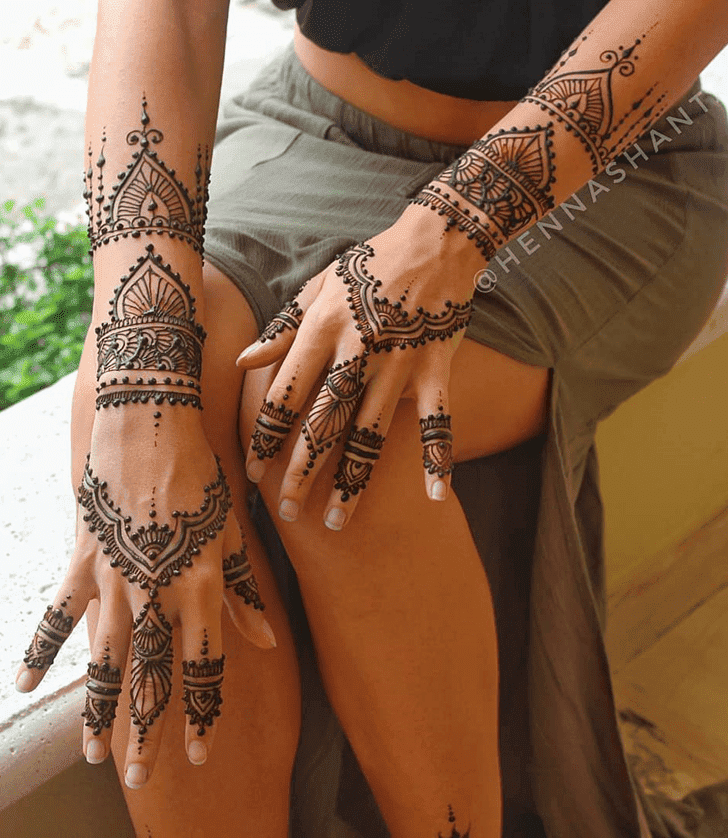 Good-Looking Diwali Henna Design