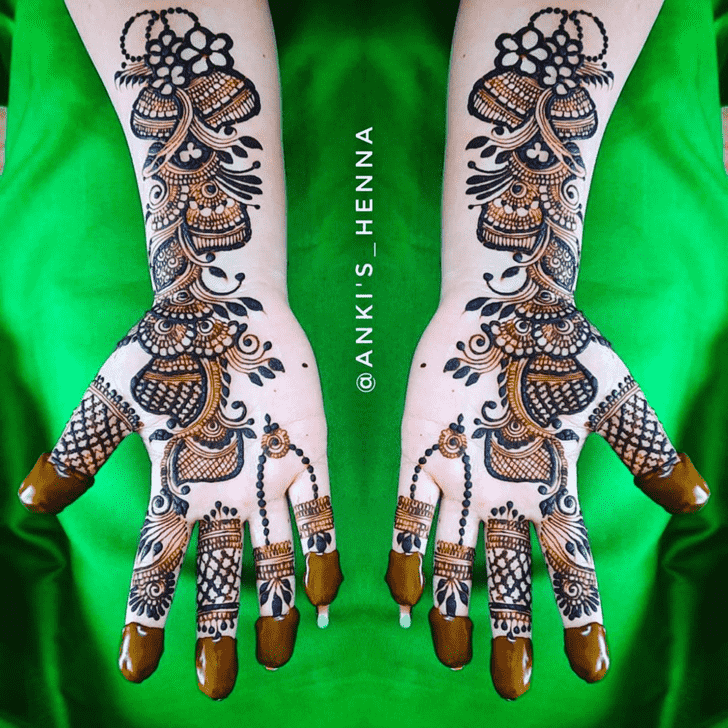 Elegant Dubai Henna Design