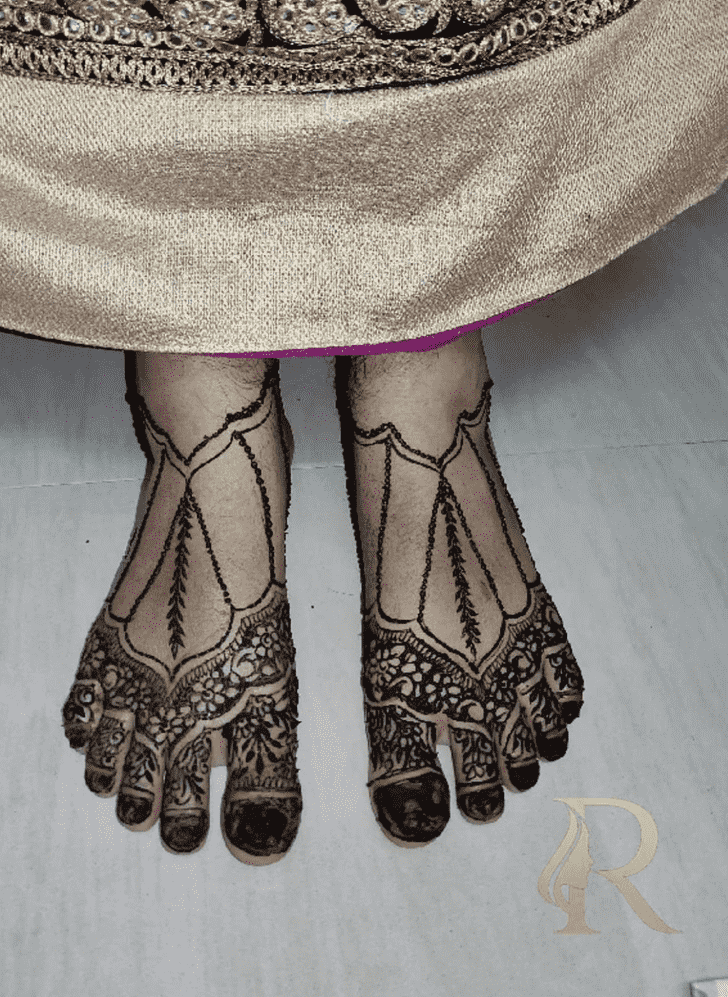 Mesmeric Dubai Henna Design