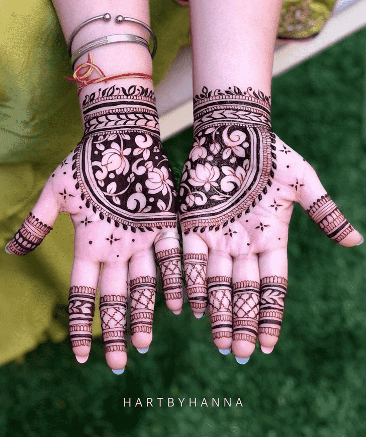 Radiant Dubai Henna Design