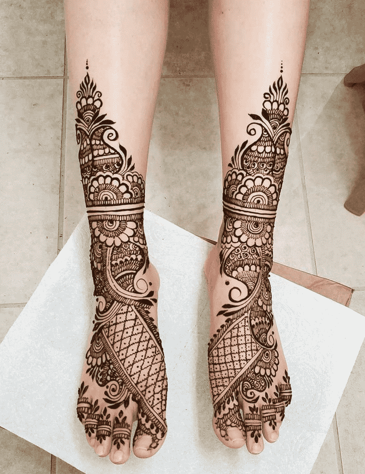 Admirable Dulhan Mehndi Design