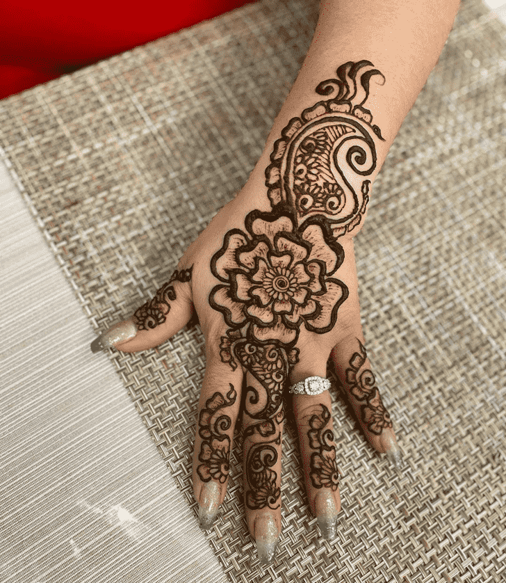 Lovely Dulhan Mehndi Design