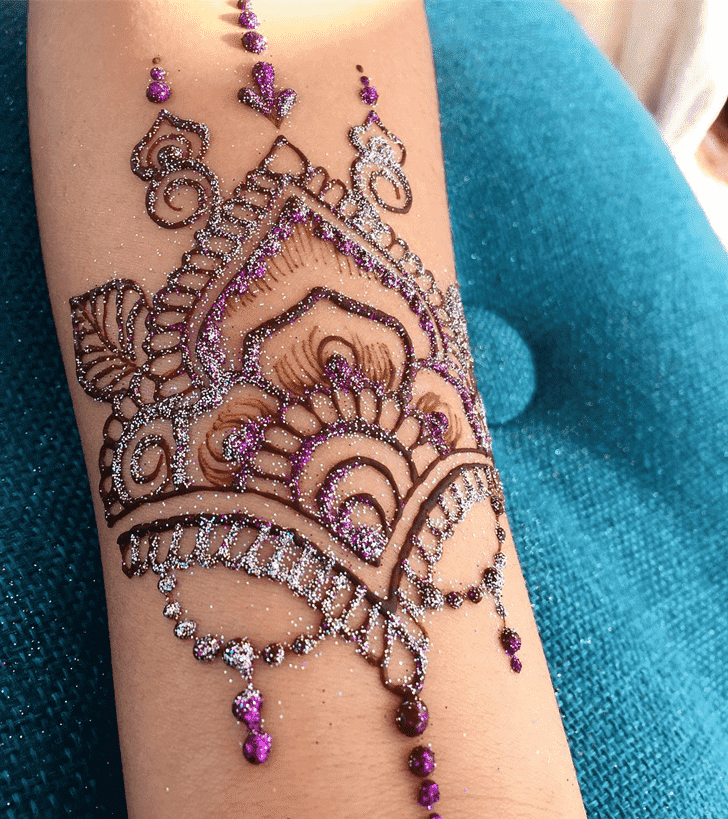 Captivating Easter Henna Design