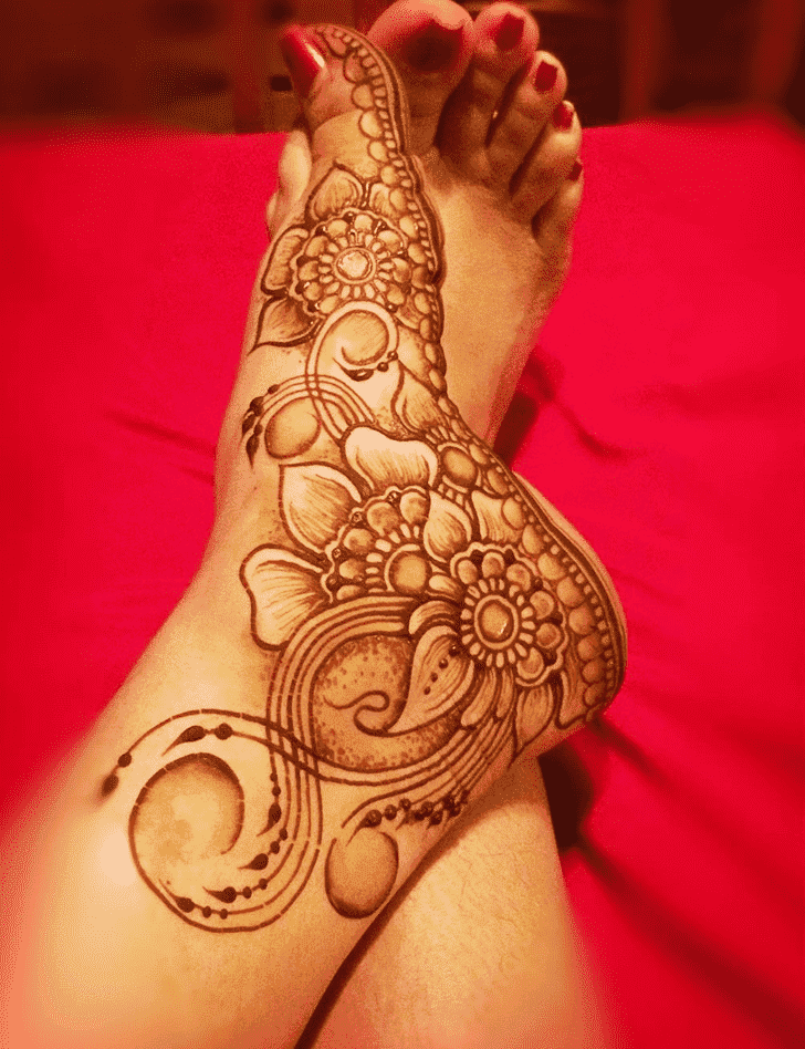 Charming Easter Henna Design