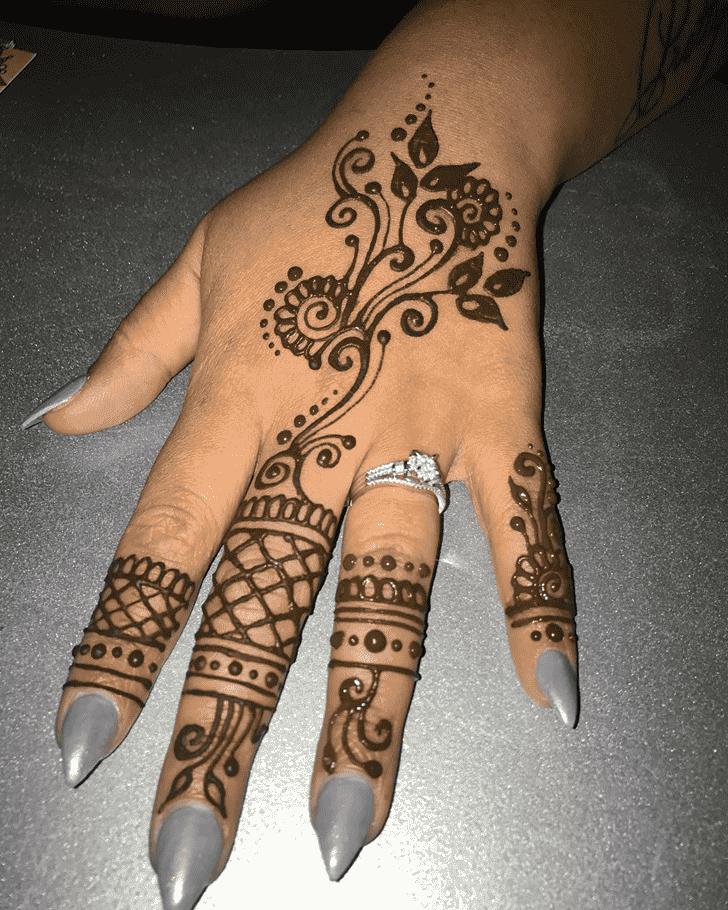 Comely Easter Henna Design