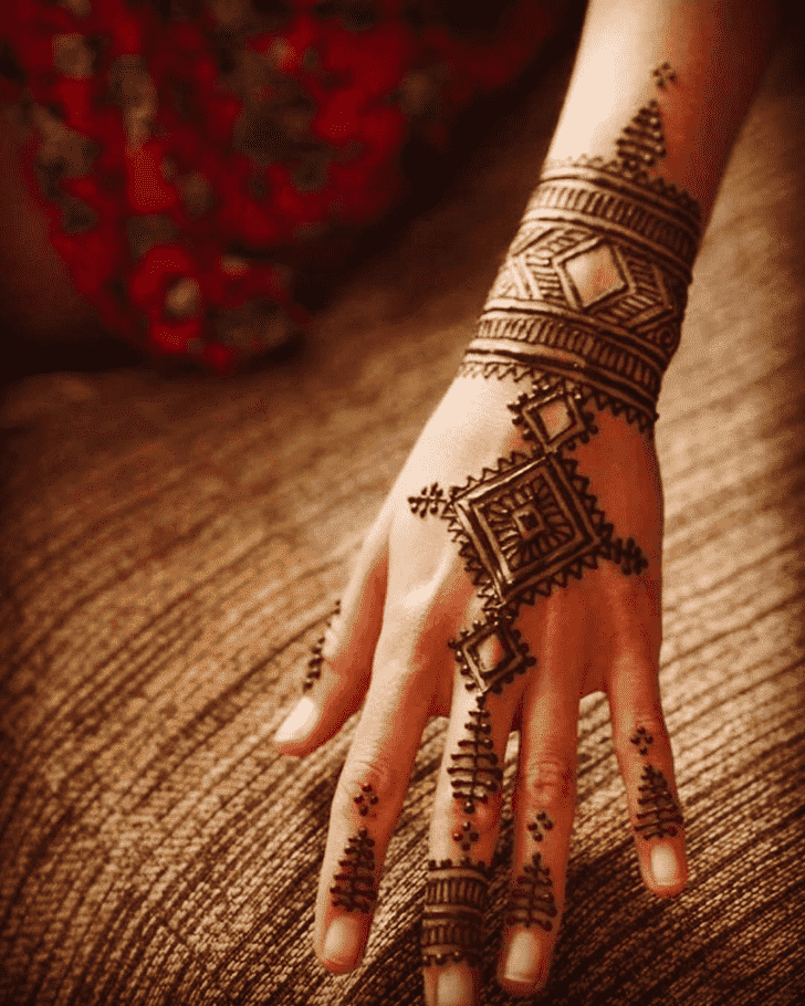 Enthralling Easter Henna Design