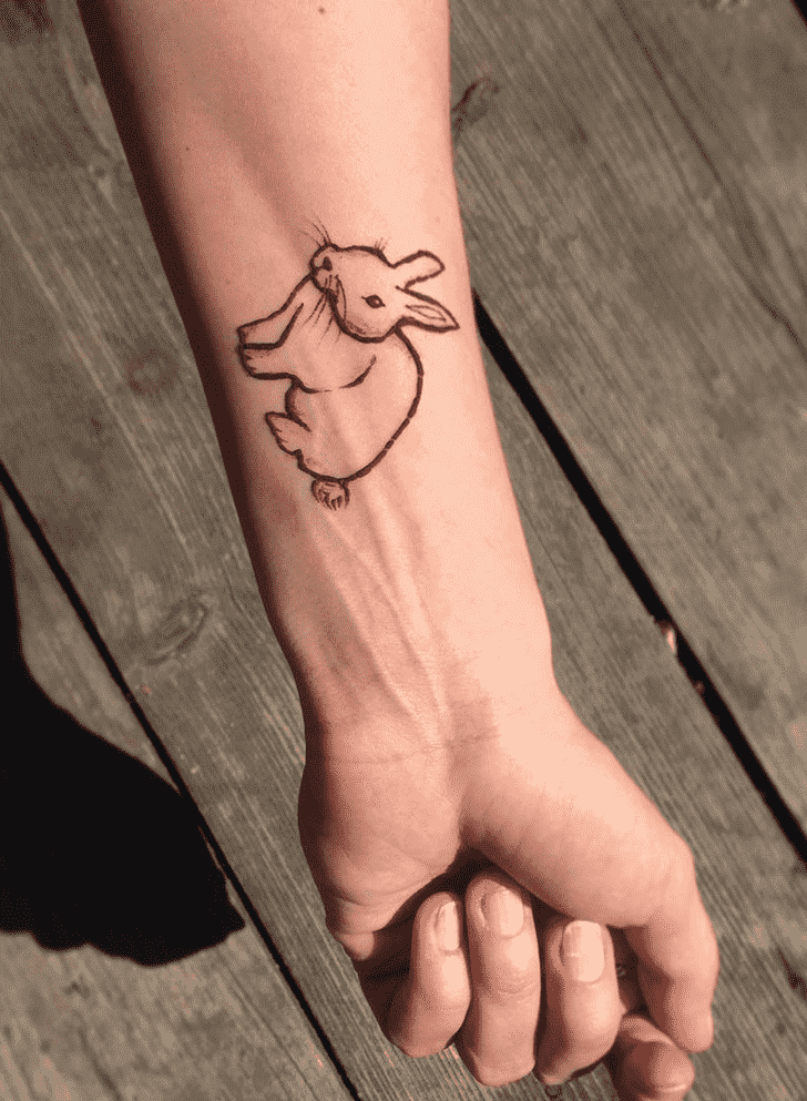 Fascinating Easter Henna Design