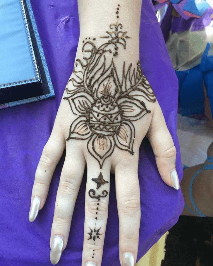 Inviting Easter Henna Design