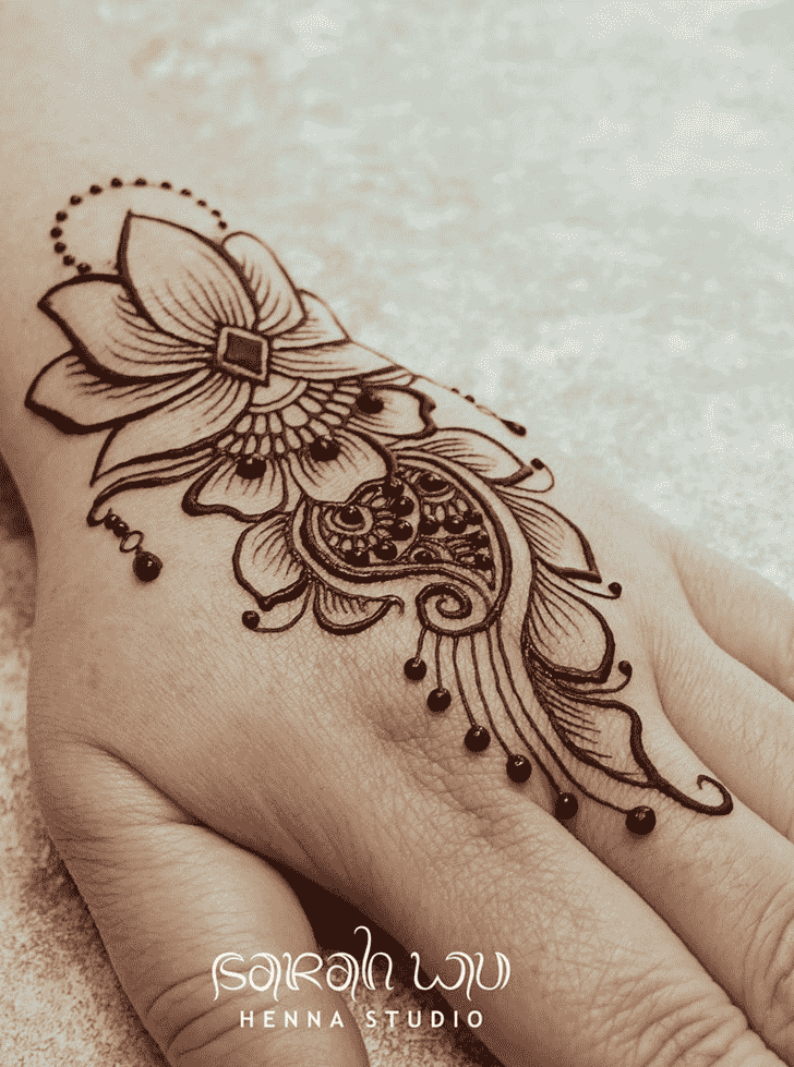 Fine Egyptian Henna Design