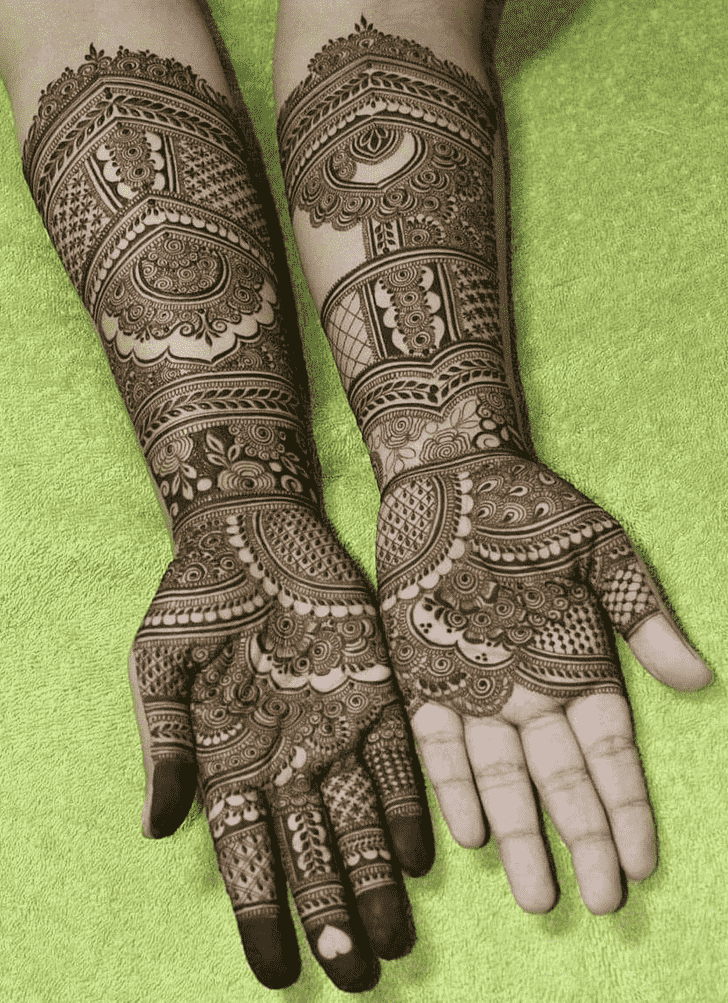 Resplendent Egyptian Henna Design