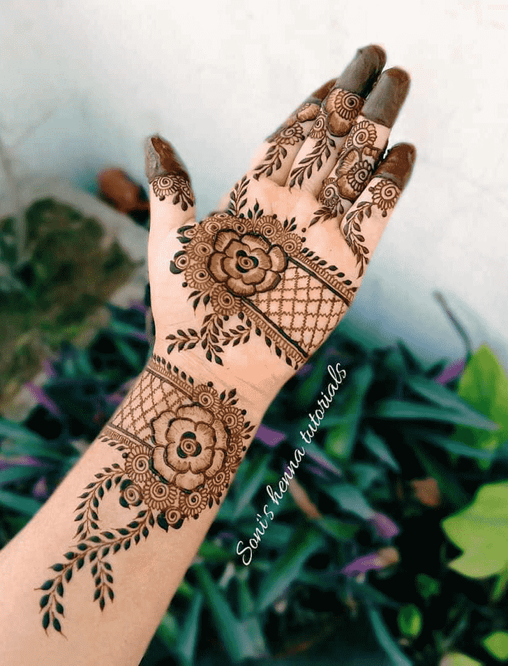 Inviting EID Henna Design