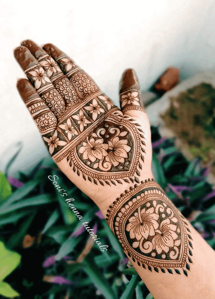 Mesmeric EID Henna Design