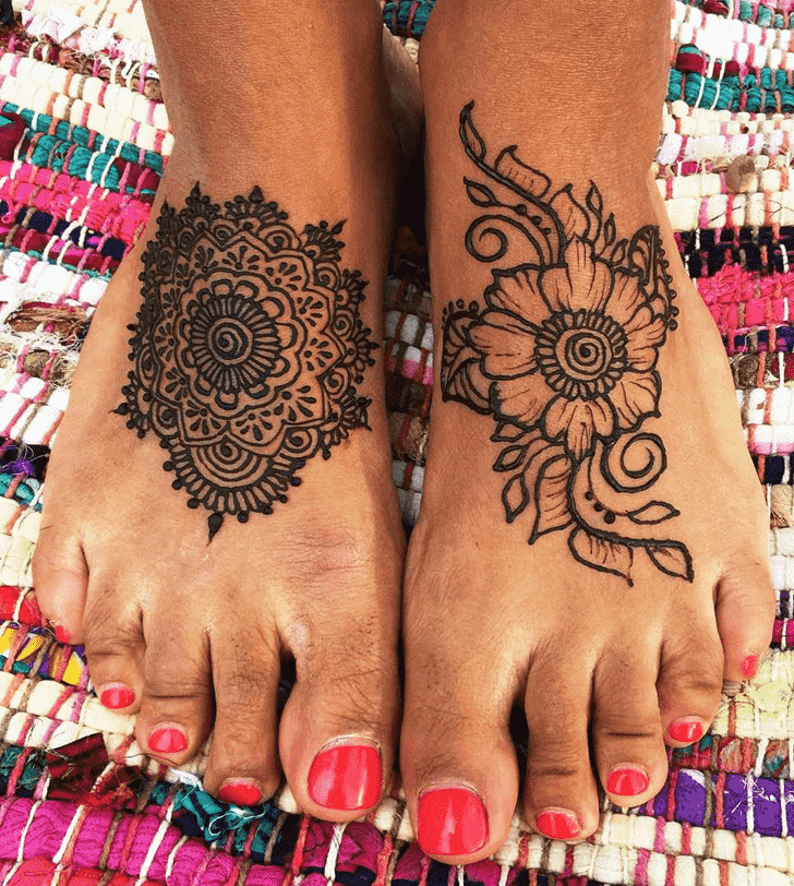 Pleasing EID Henna Design