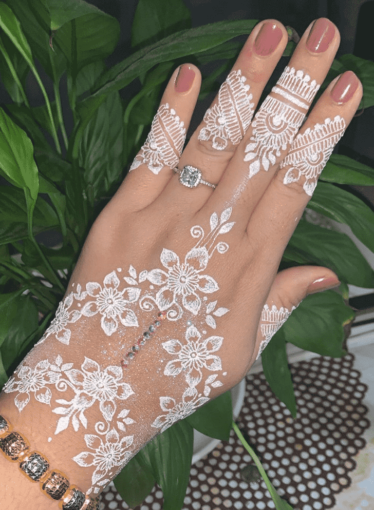 Comely Faisalabad Henna Design