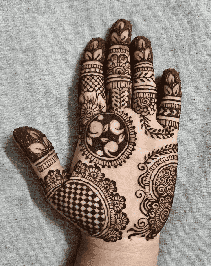 Good Looking Faisalabad Henna Design