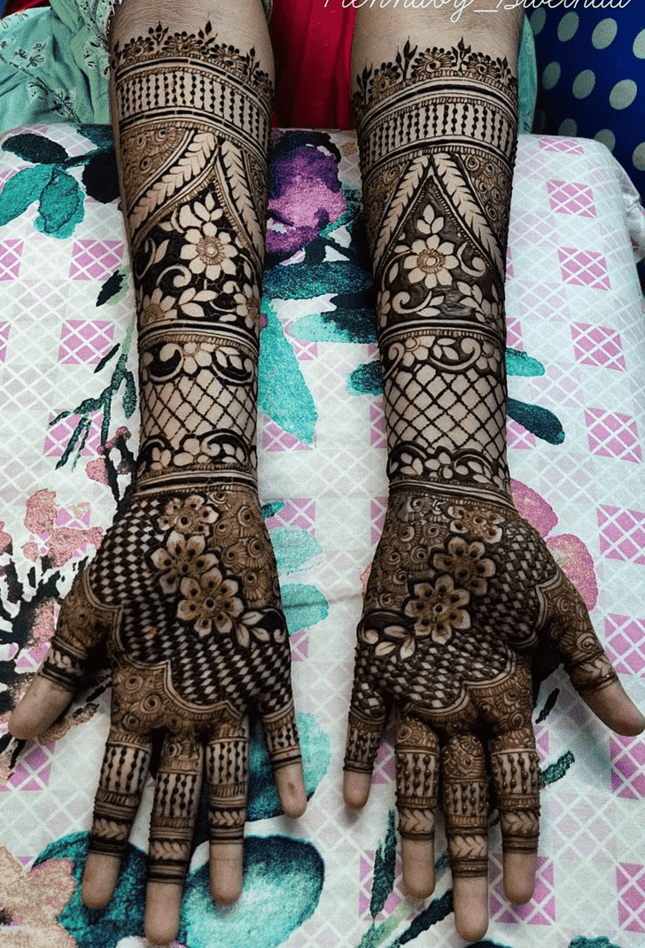 Pretty Faisalabad Henna Design