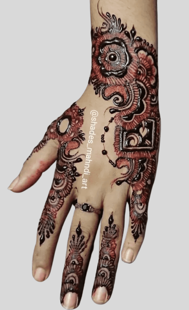 Good Looking fancy Henna Design